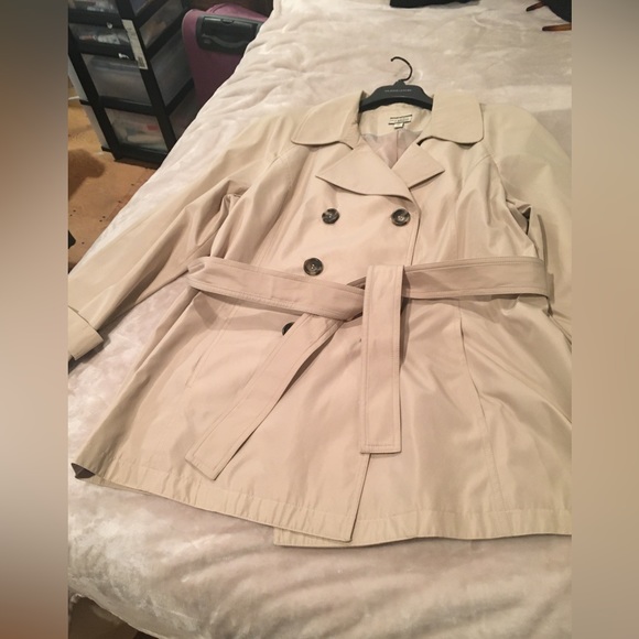 HERITAGE COLLECTION BY BASS DOUBLE BREASTED RAIN JACKET WITH TIE BELT. SIZE XL. - Picture 11 of 12